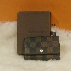 Louis Vuitton 6 keyholder